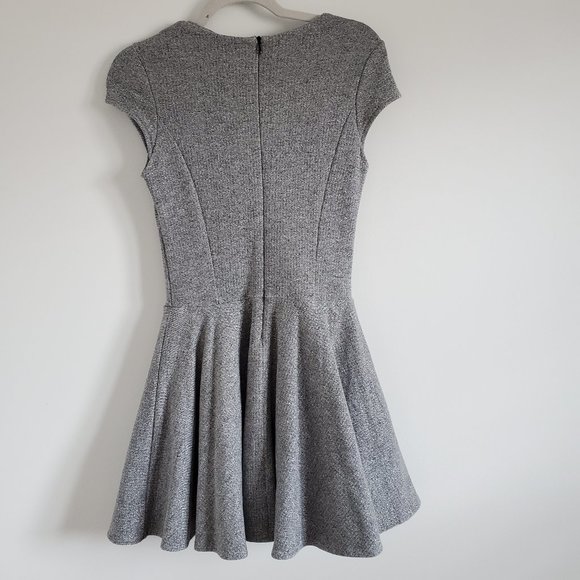 Bell-shaped dress with silver thread - Picture 2 of 5